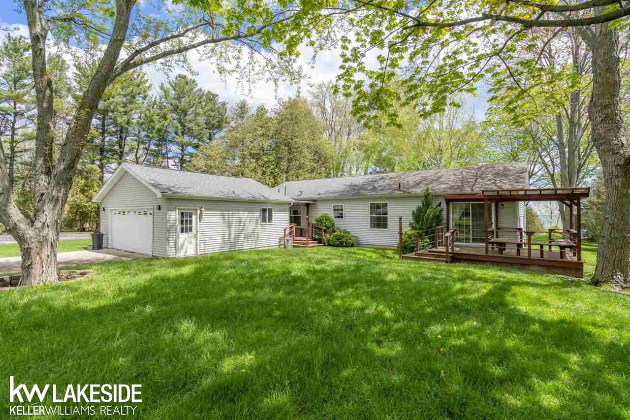 4735 Lakeshore Road Lexington, MI 48450 - Photo 6 of 75
