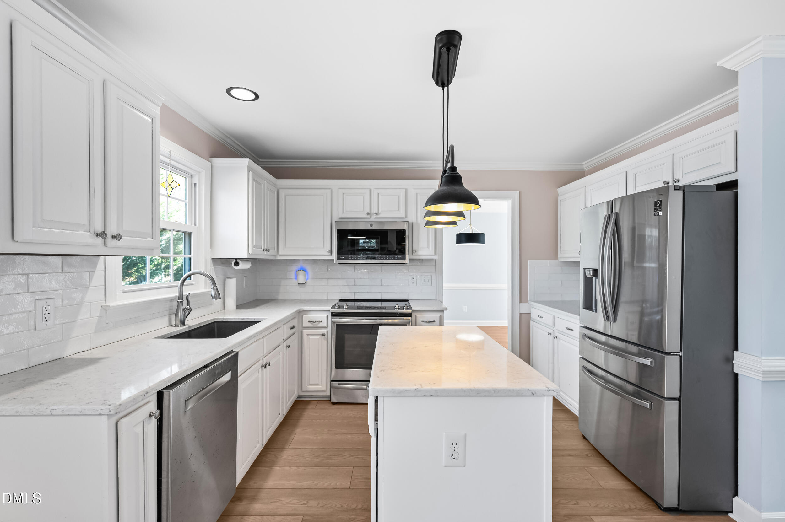 113 Fetzer Court Cary, NC 27513 - Photo 9 of 40 27_dsc_1414