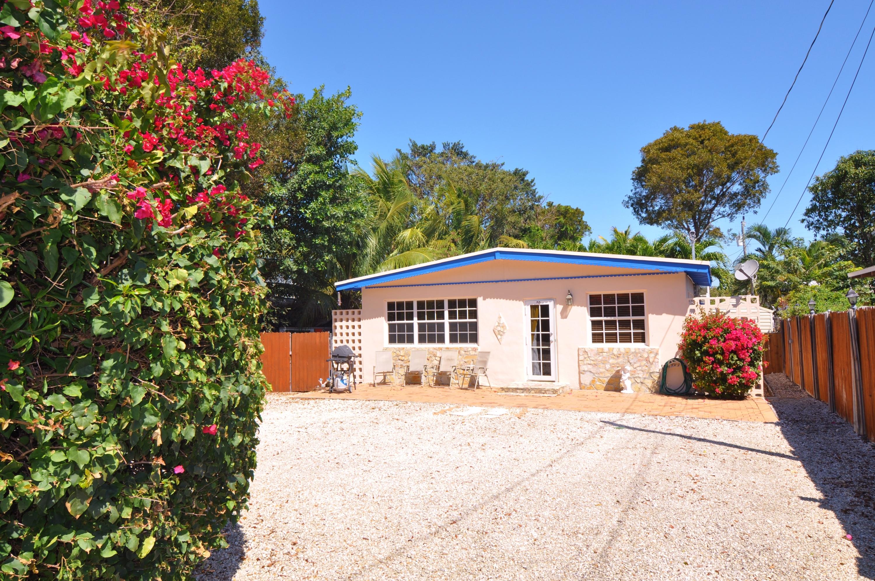 20 Dolphin Road Key Largo, FL 33037 - Photo 2 of 31 Happy Home