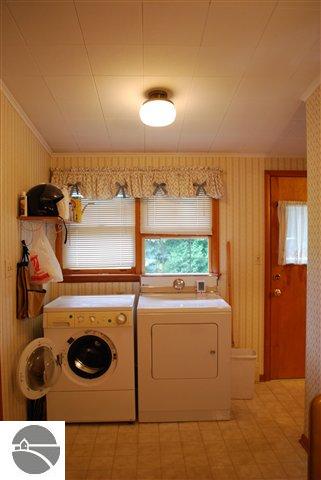 720 Westminster Road Traverse City, MI 49686 - Photo 15 of 25 1728967-14.JPG
