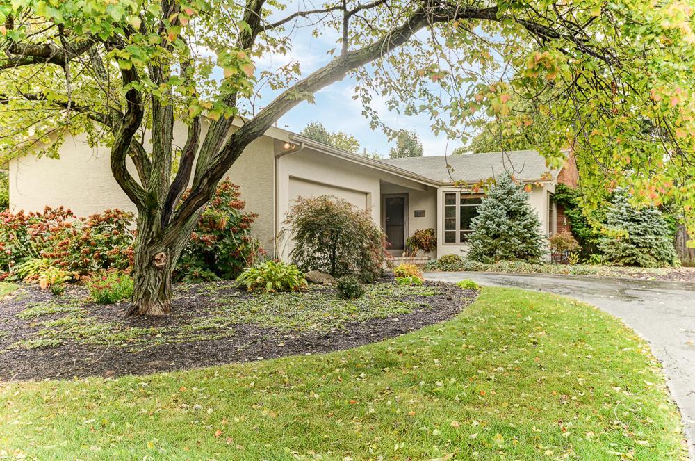 3905 Mountview Road Columbus, OH 43220 - Photo 1 of 30