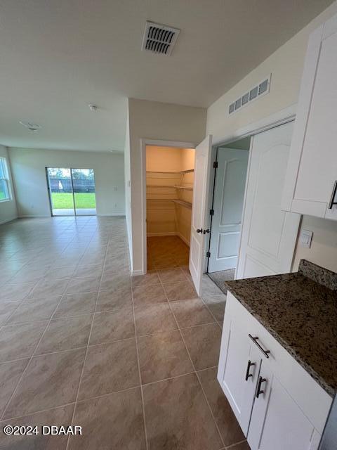 1320 Cork Drive Ormond Beach, FL 32174 - Photo 7 of 25 a kitchen with a stove