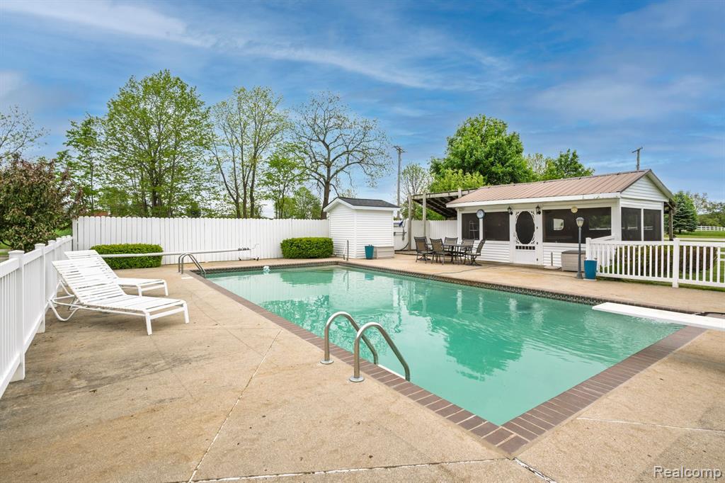 775 Sexton Road Howell, MI 48843 - Photo 4 of 96