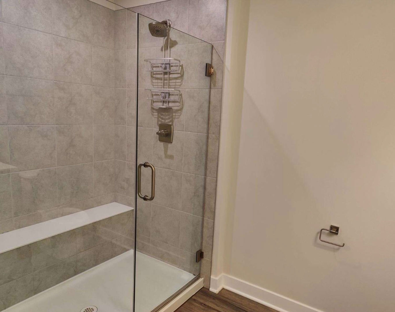 319 Elm Ct., Unit 319 Mount Prospect, IL 60056 - Photo 16 of 21 a bathroom with a shower