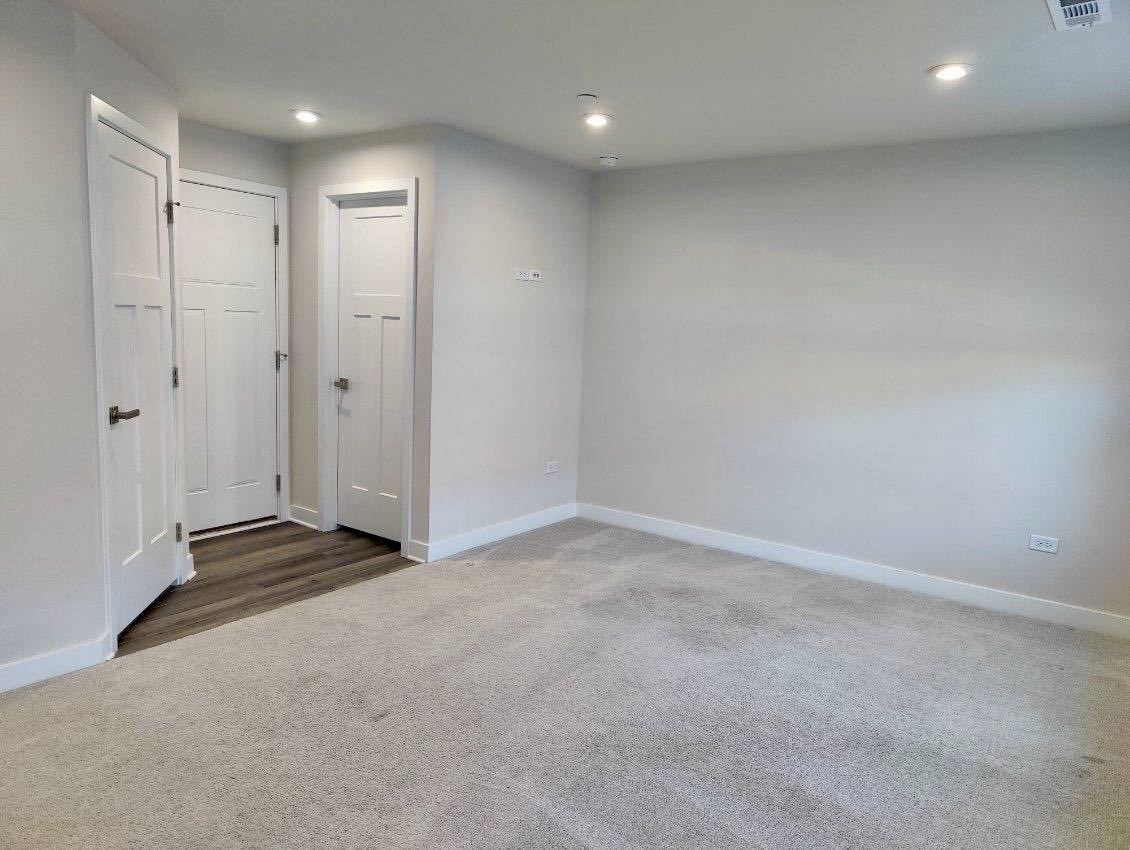 319 Elm Ct., Unit 319 Mount Prospect, IL 60056 - Photo 4 of 21 a view of an empty room