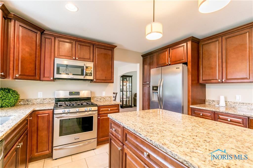 7054 Saddleback Road Maumee, OH 43537 - Photo 12 of 36 Gallery Image 12