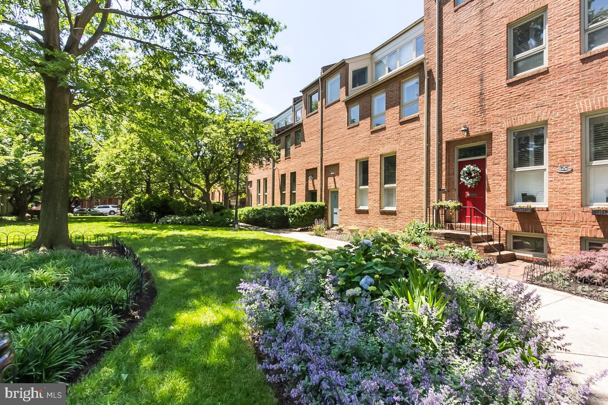 612 Pubped Way Baltimore, MD 21230 - Photo 47 of 55 a front view of a building with garden