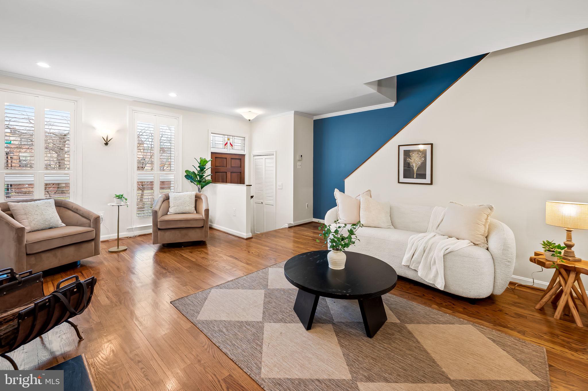 612 Pubped Way Baltimore, MD 21230 - Photo 7 of 55 a living room with furniture and wooden floor