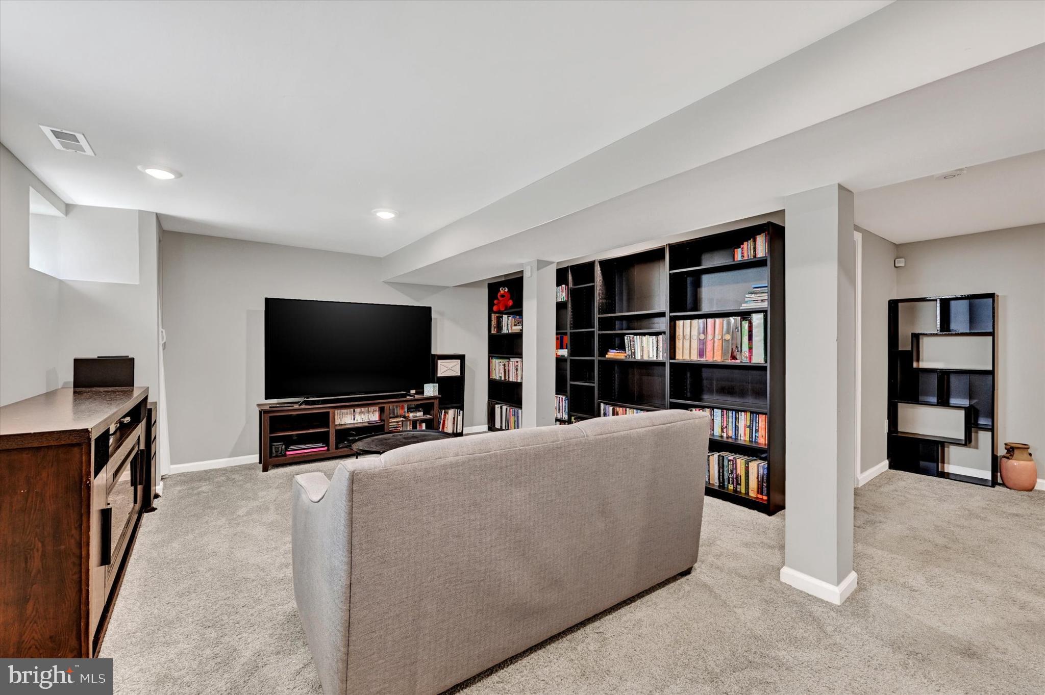 5217 Catalpha Road Baltimore, MD 21214 - Photo 29 of 38