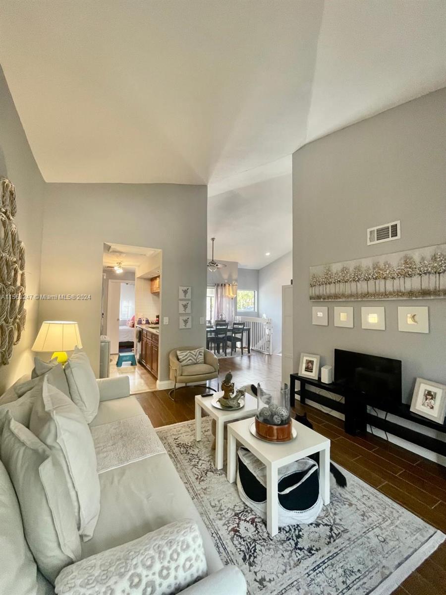 8103 Northwest 17th Mnr Unit 8103