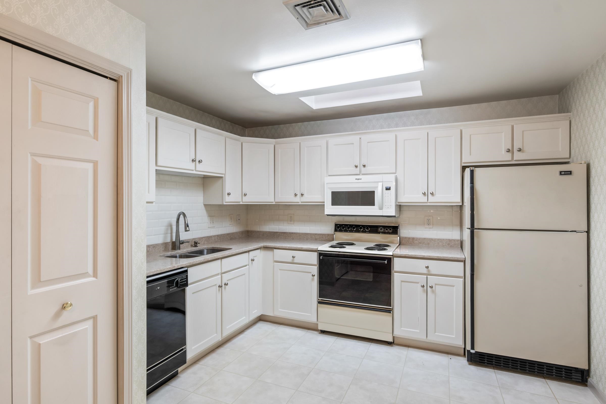 778 Hillside Terrace, Unit L Ripon, WI 54971 - Photo 18 of 74