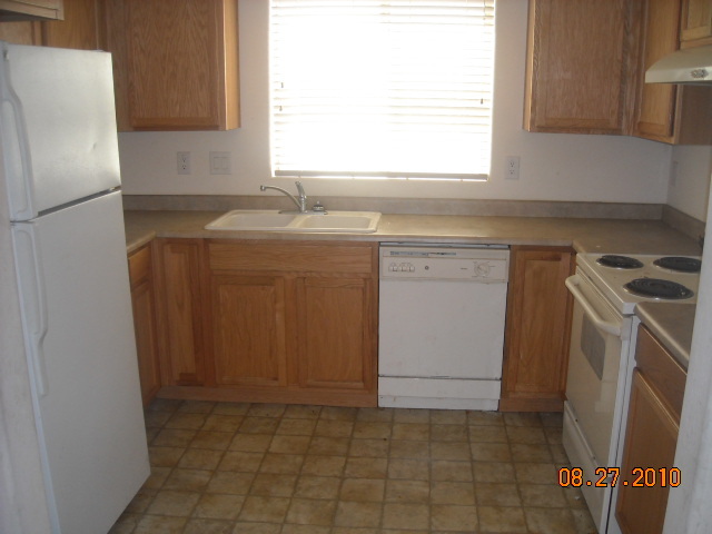 4664 East Redfield Road Gilbert, AZ 85234 - Photo 2 of 15 Kitchen