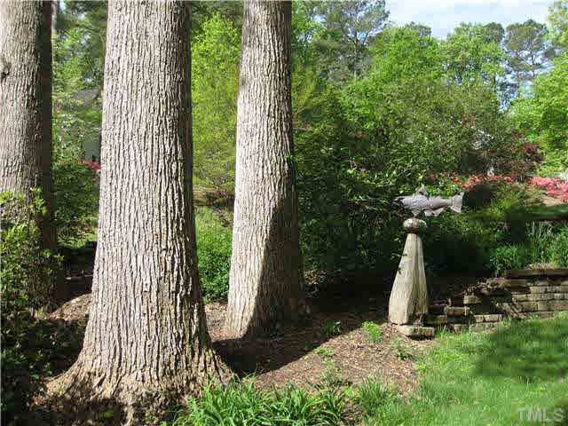 1900 Fawndale Drive Raleigh, NC 27612 - Photo 3 of 24 lovely garden areas around home