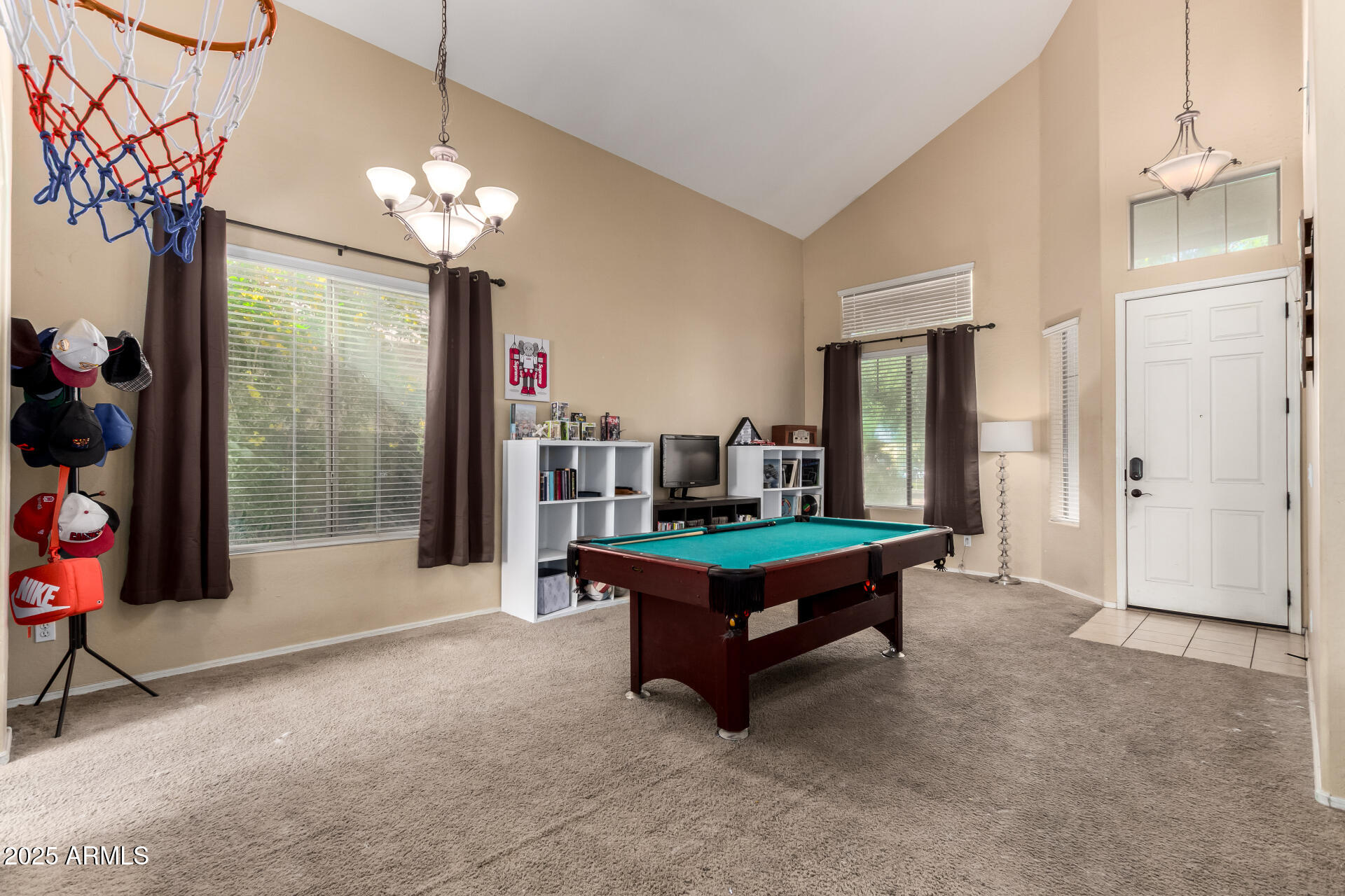 2513 West Branham Lane Phoenix, AZ 85041 - Photo 6 of 31 09 Branham