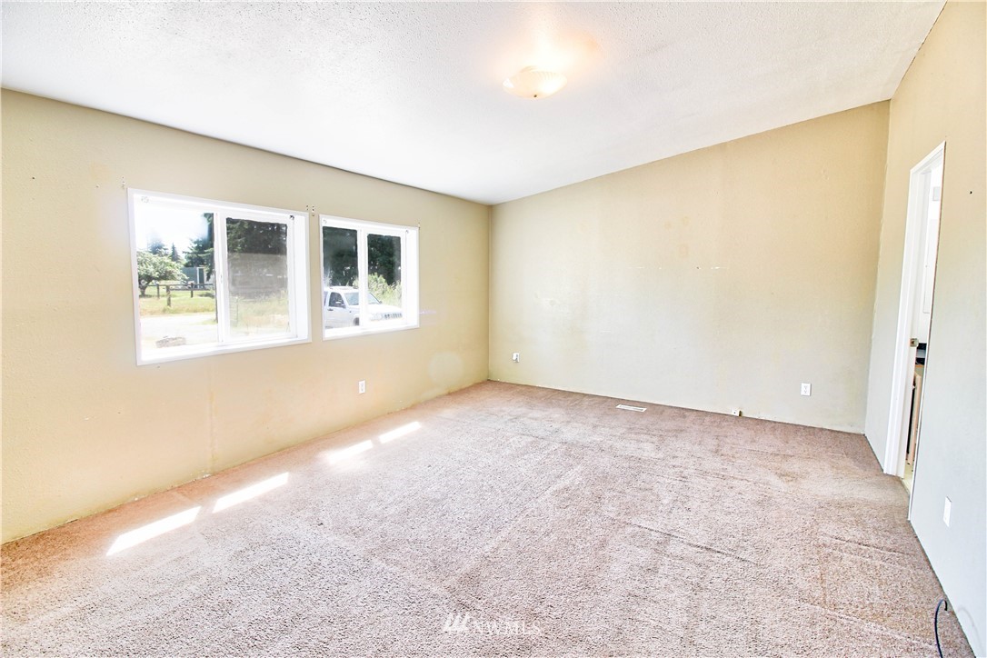 7136 196th Avenue Southwest Rochester, WA 98579 - Photo 14 of 22