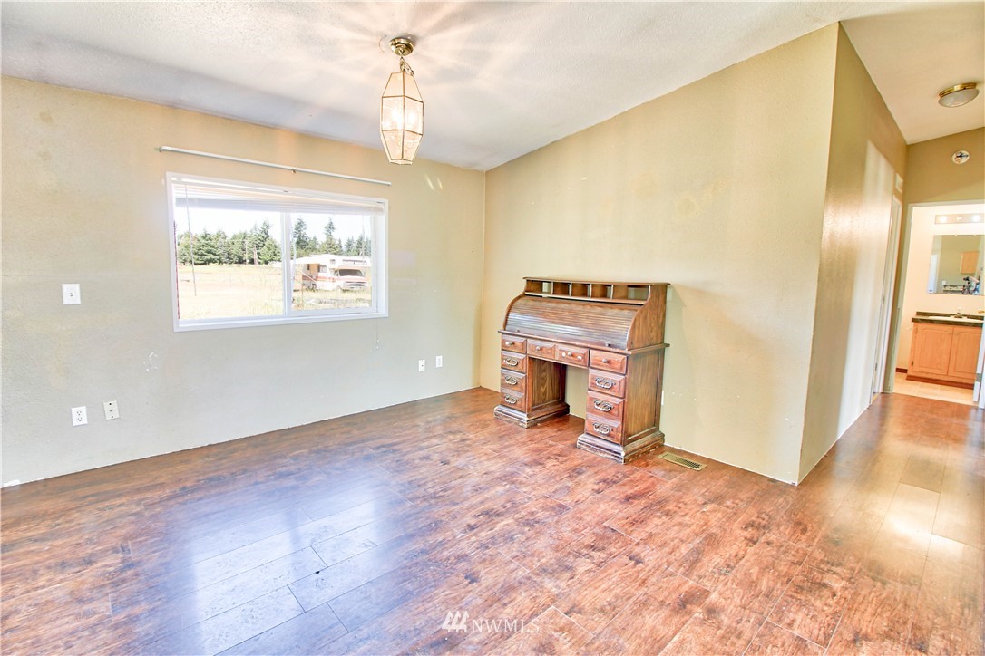 7136 196th Avenue Southwest Rochester, WA 98579 - Photo 7 of 22