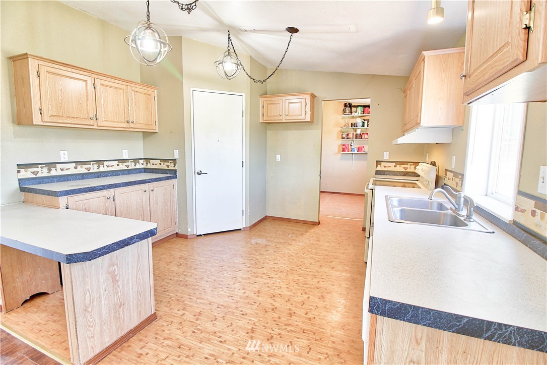 7136 196th Avenue Southwest Rochester, WA 98579 - Photo 8 of 22