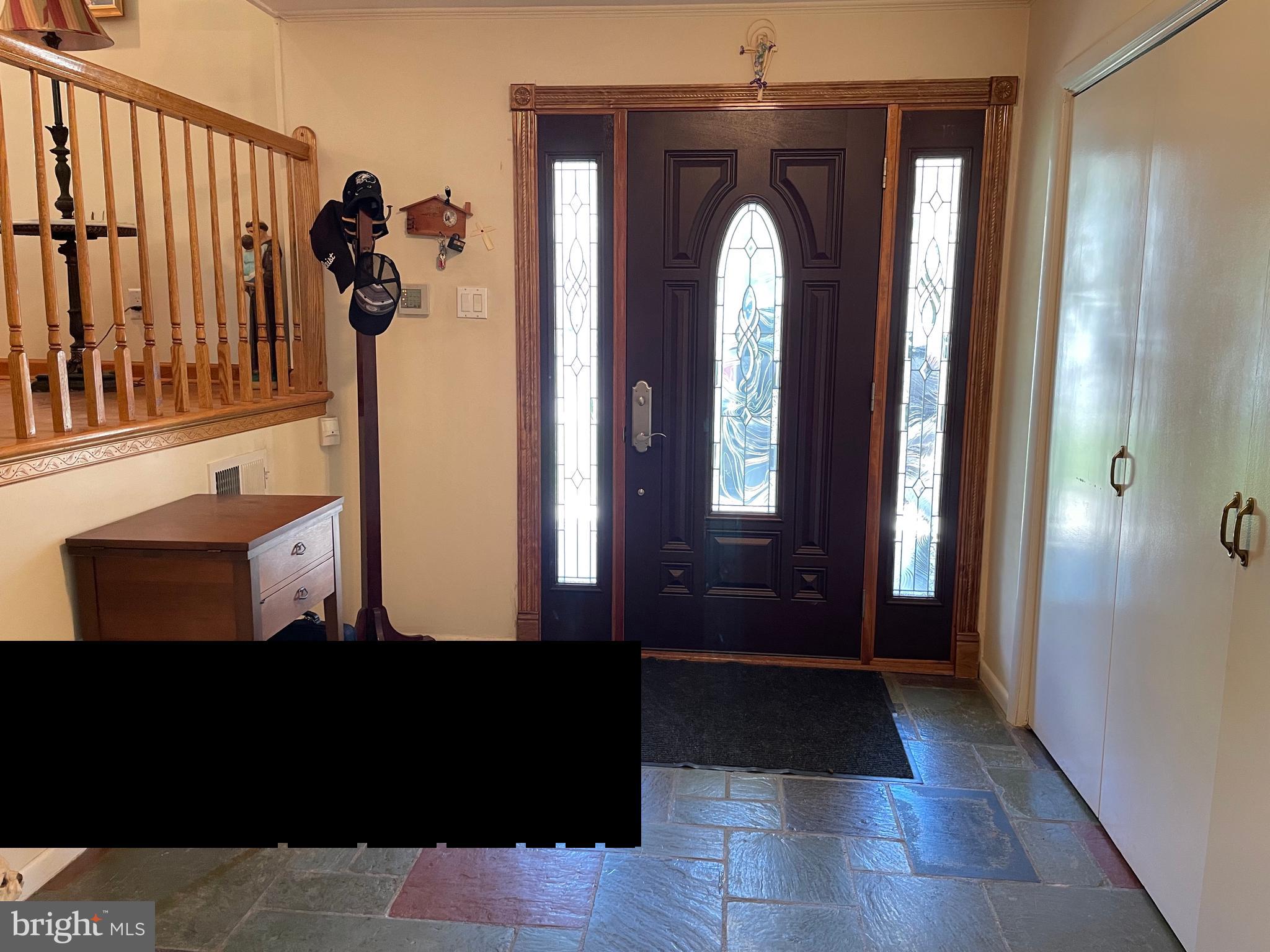 646 Kismet Road Philadelphia, PA 19115 - Photo 5 of 28 INTERIOR FOYER. SLATE FLOOR