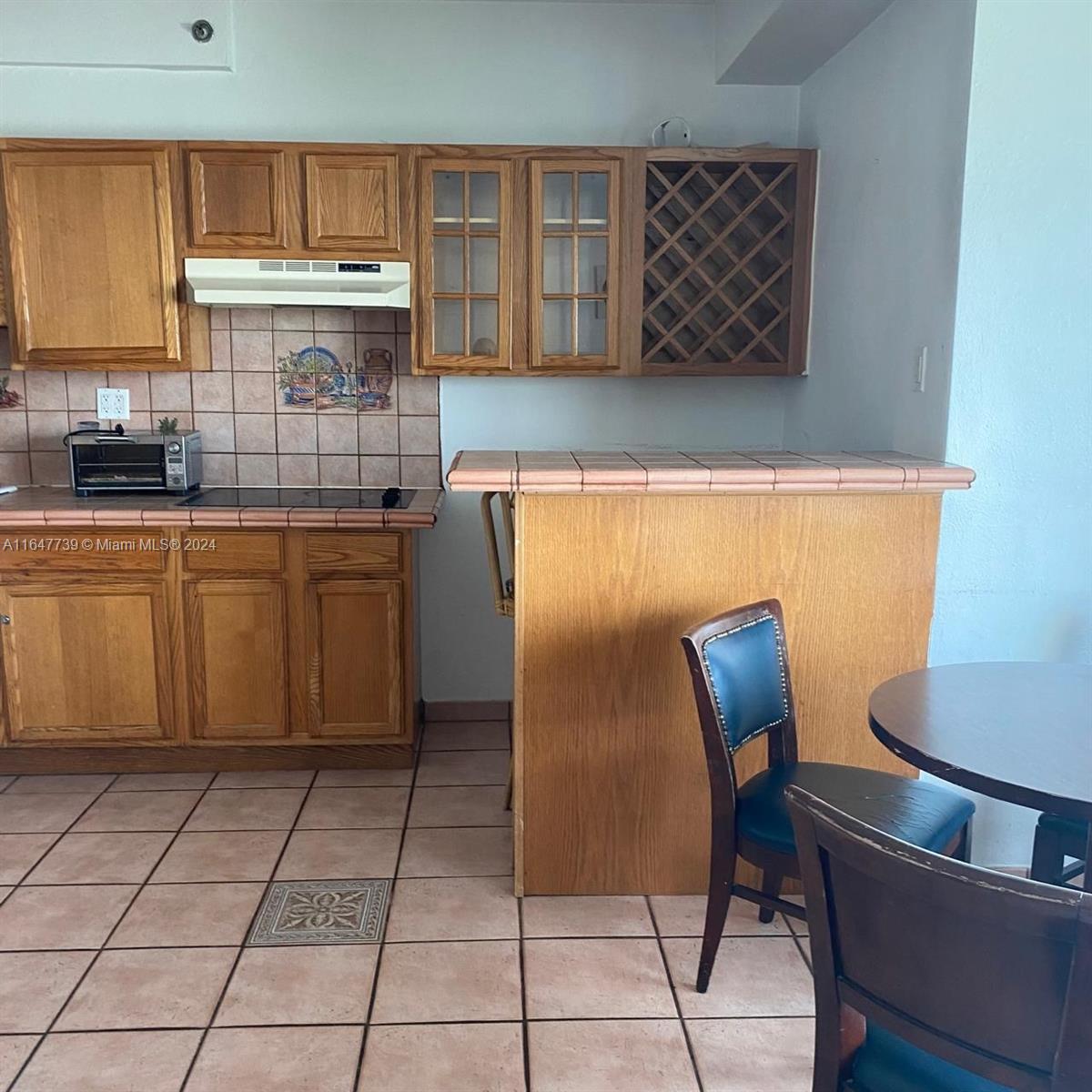 6345 Collins Avenue, Unit 614 Miami Beach, FL 33141 - Photo 6 of 12