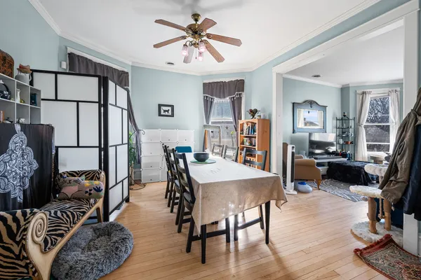 a view of a livingroom and dining room