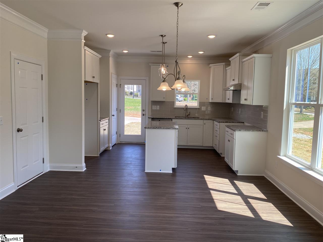 335 Carruth Street Simpsonville, SC 29680 - Photo 4 of 8 Gallery Image 4