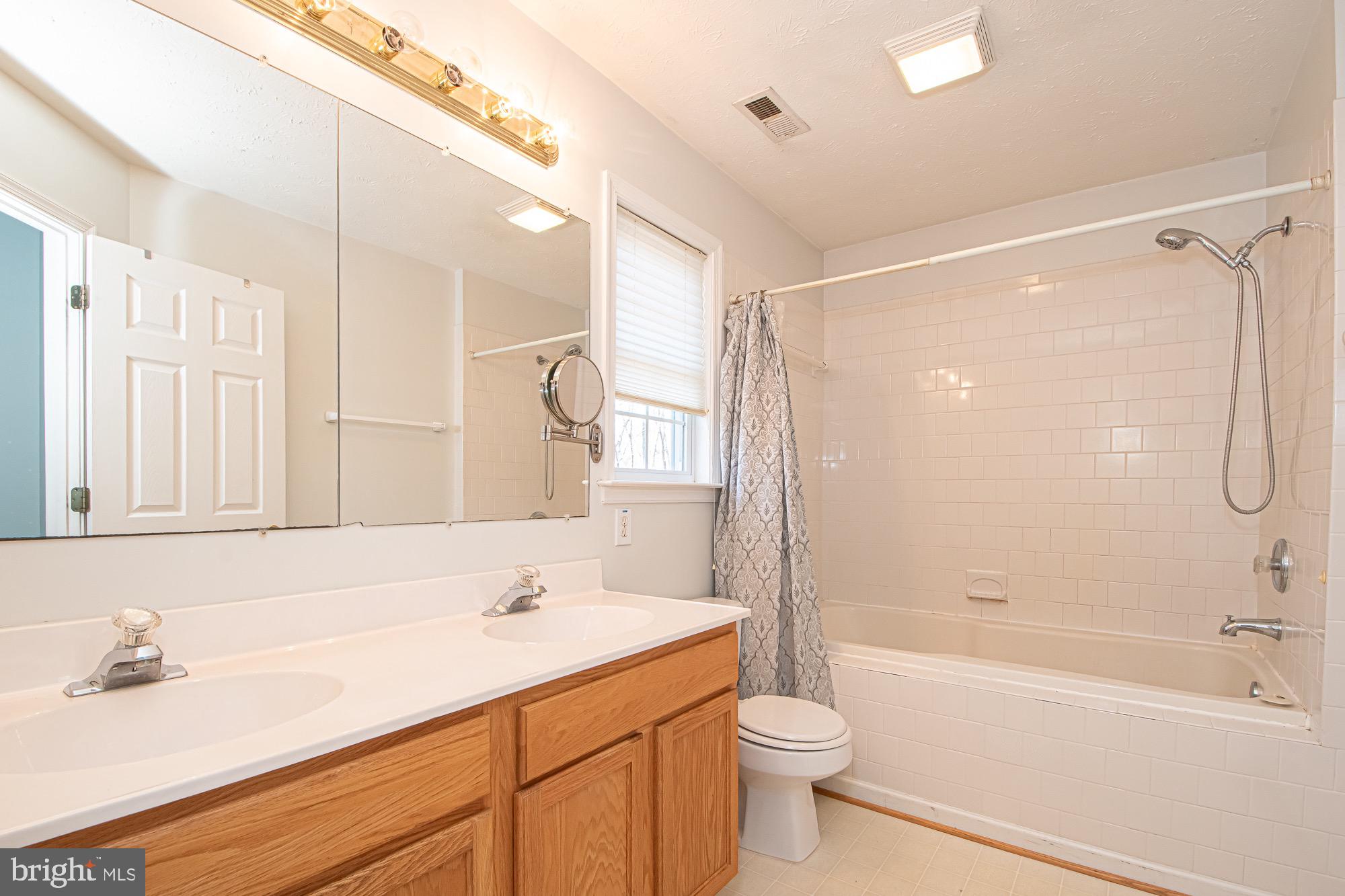 646 Guard Hill Road Middletown, VA 22645 - Photo 27 of 56 Primary bath