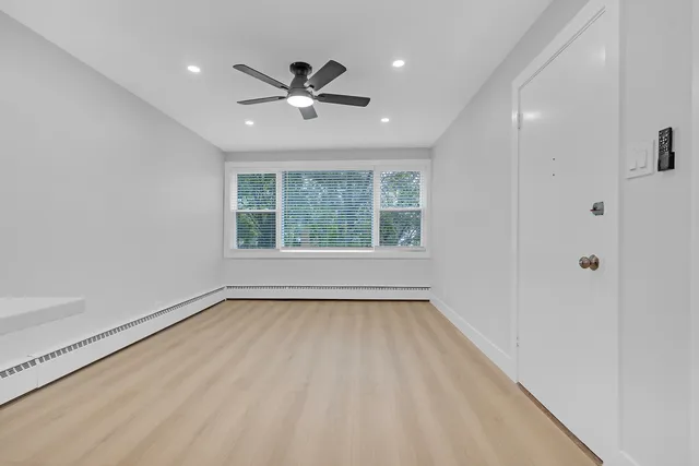 $270,000 | 2712 West Balmoral Avenue, Unit 2E, Chicago, IL 60625