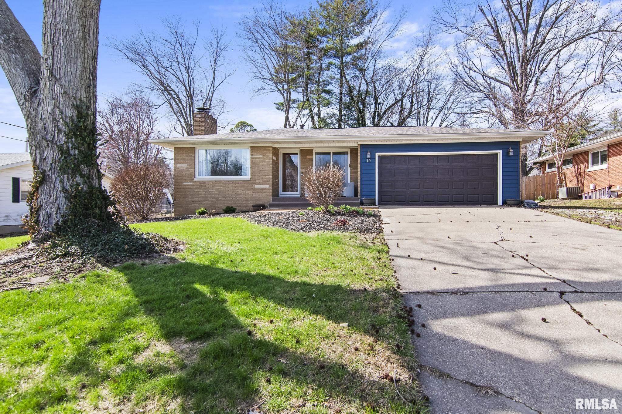 19 Circle Drive Rochester, IL 62563 - Photo 1 of 33