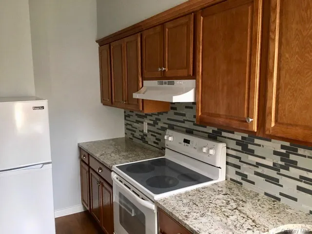 $2,000 | 57 North Main Street, Unit 2, Pearl River, NY 10965