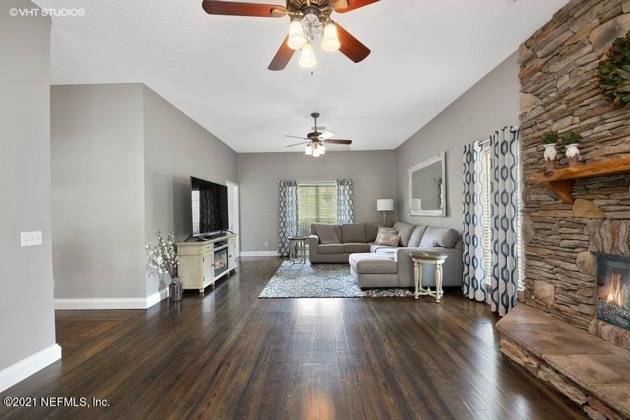 1369 Otis Road Jacksonville, FL 32220 - Photo 4 of 48 Family Room