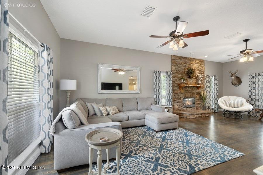 1369 Otis Road Jacksonville, FL 32220 - Photo 6 of 48 Family Room