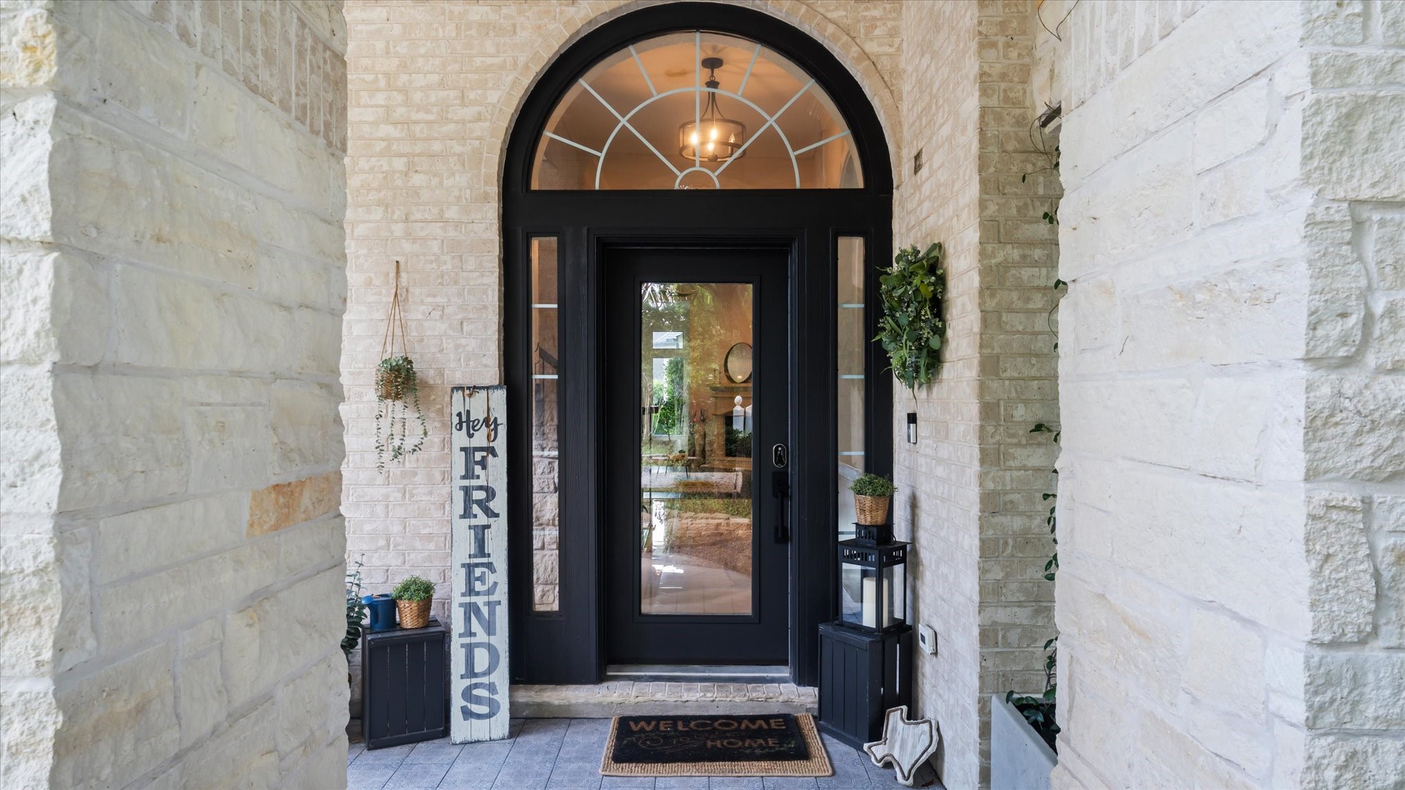 2 South Winsome Path Circle Spring, TX 77382 - Photo 4 of 47 a view of a door of the house