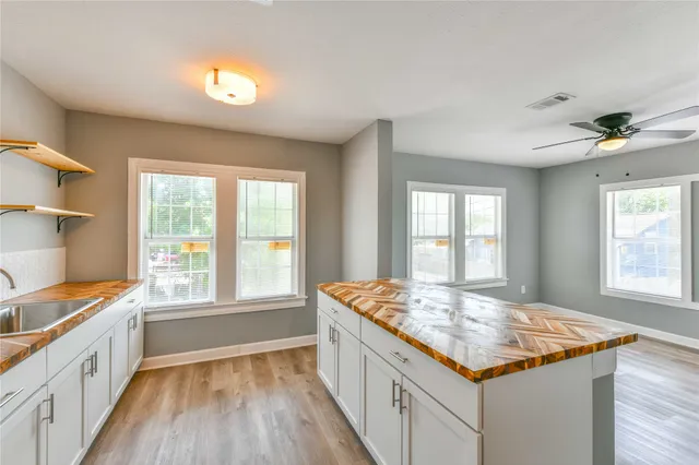 $590,000 | 4611 Schroeder Street, Houston, TX 77011