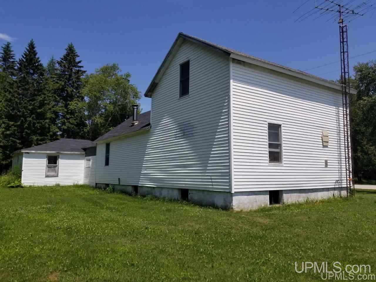 1121 Co Rd 432 Gulliver, MI 49840 - Photo 2 of 8