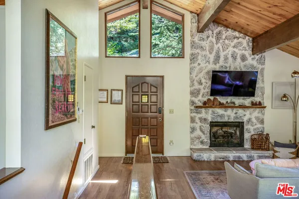 $380,000 | 2378 Rim Of The World Drive, Running Springs, CA 92382