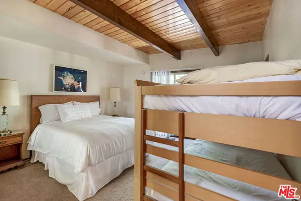 $380,000 | 2378 Rim Of The World Drive, Running Springs, CA 92382