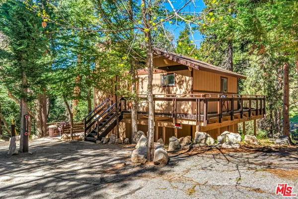 $380,000 | 2378 Rim Of The World Drive, Running Springs, CA 92382