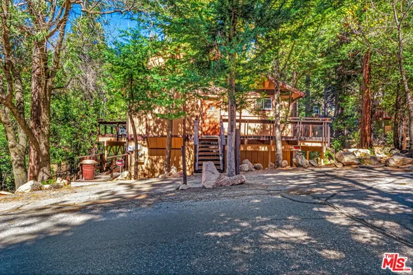 $380,000 | 2378 Rim Of The World Drive, Running Springs, CA 92382