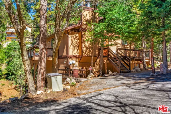 $380,000 | 2378 Rim Of The World Drive, Running Springs, CA 92382