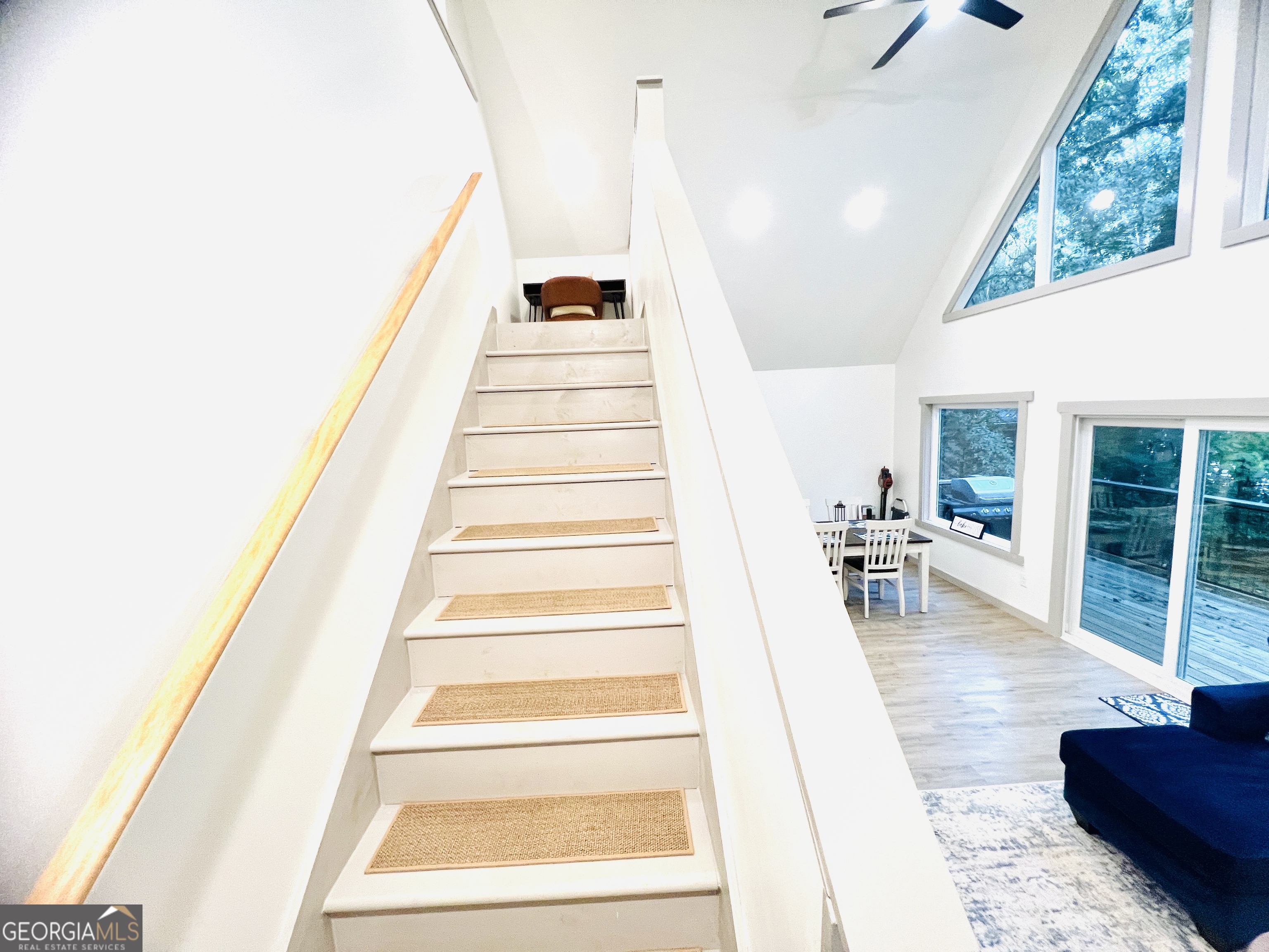 788 Lakeshore Road Martin, GA 30557 - Photo 17 of 29 a view of entryway and hall with wooden floor