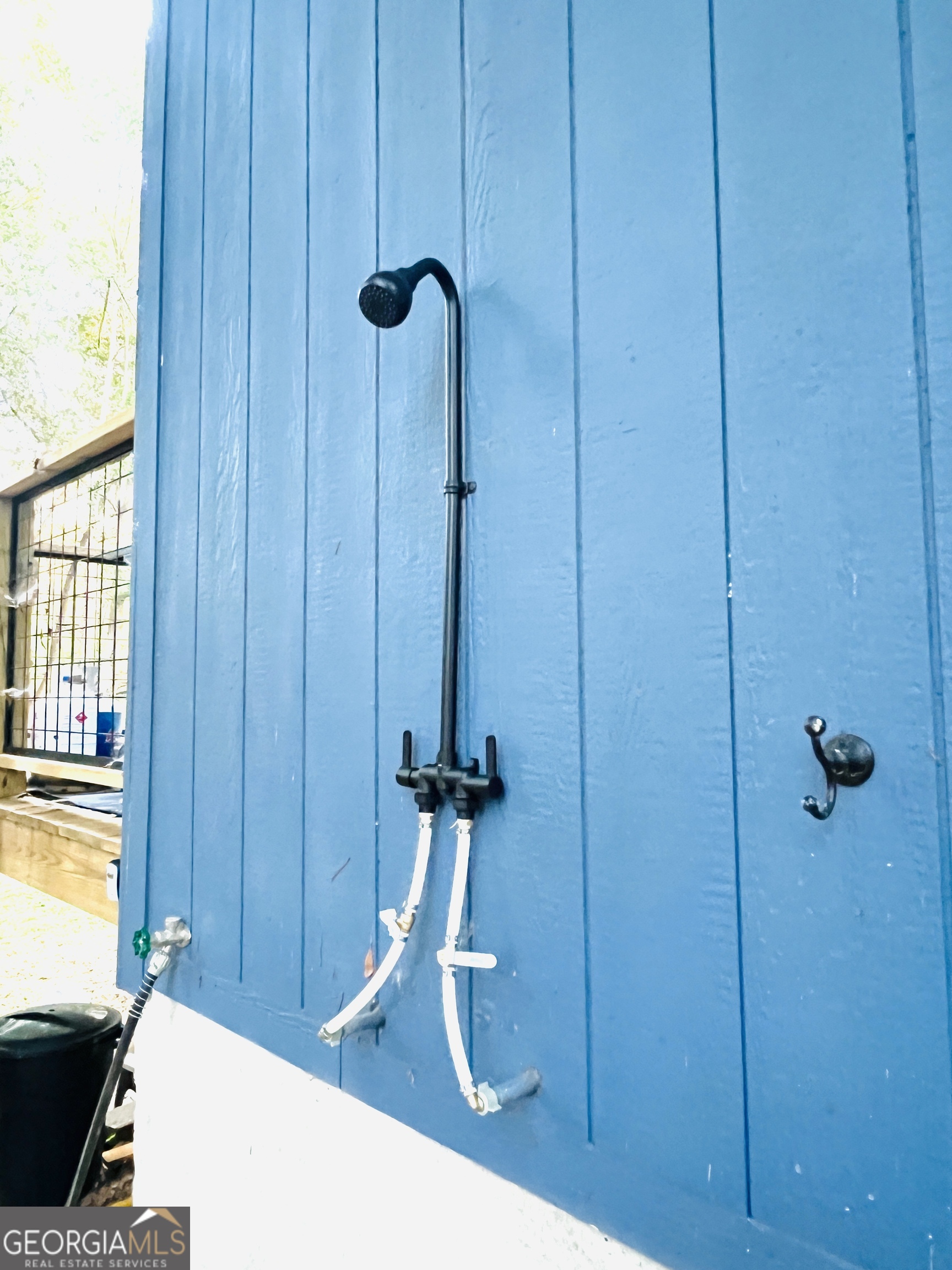 788 Lakeshore Road Martin, GA 30557 - Photo 27 of 29 a bathroom with a shower