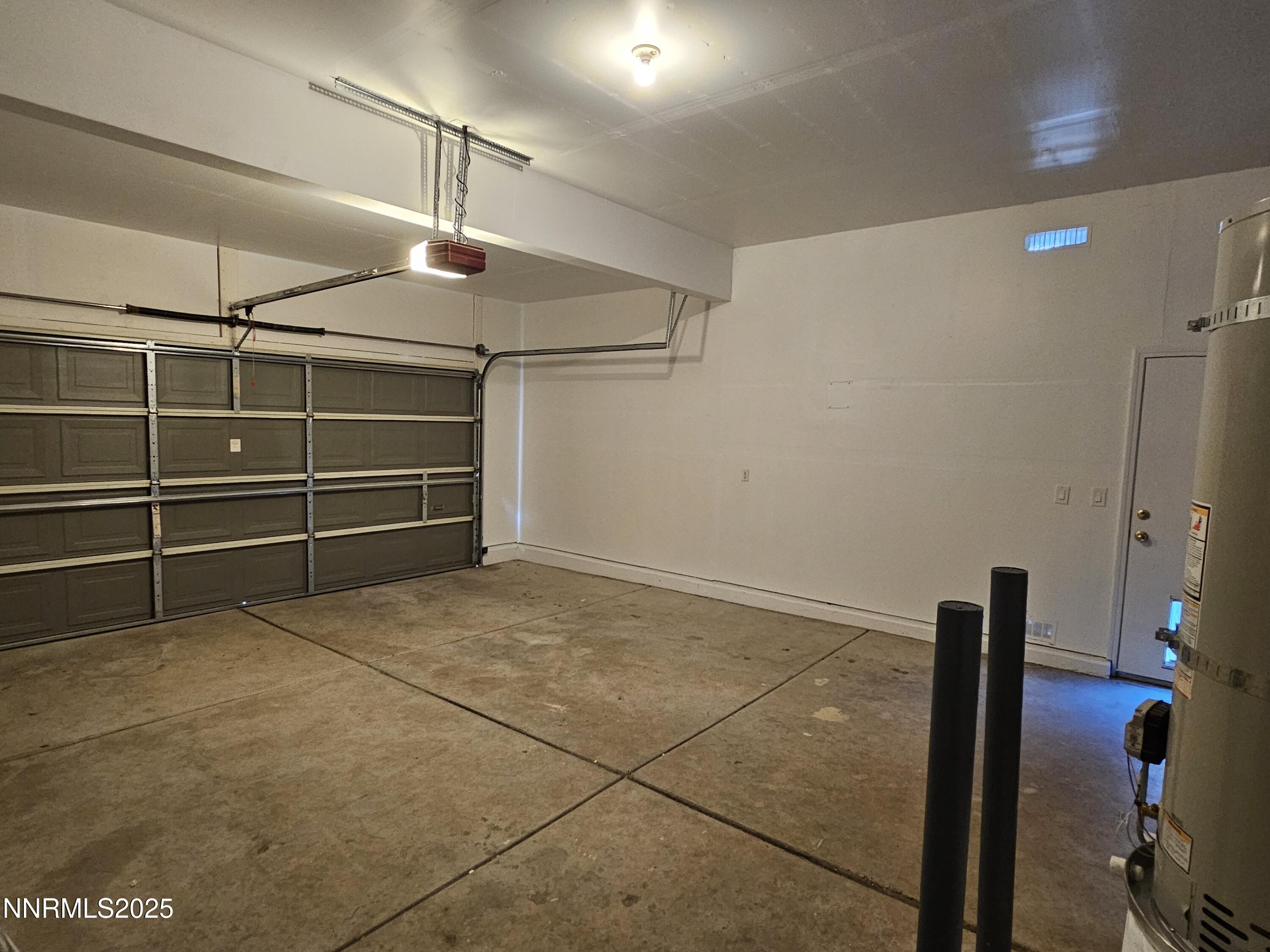 9995 Moondust Court Reno, NV 89506 - Photo 30 of 32 20250801_091502