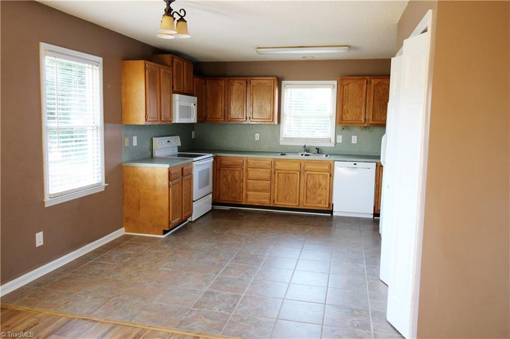 5817 Jones Road Walkertown, NC 27051 - Photo 6 of 22 Gallery Image 6