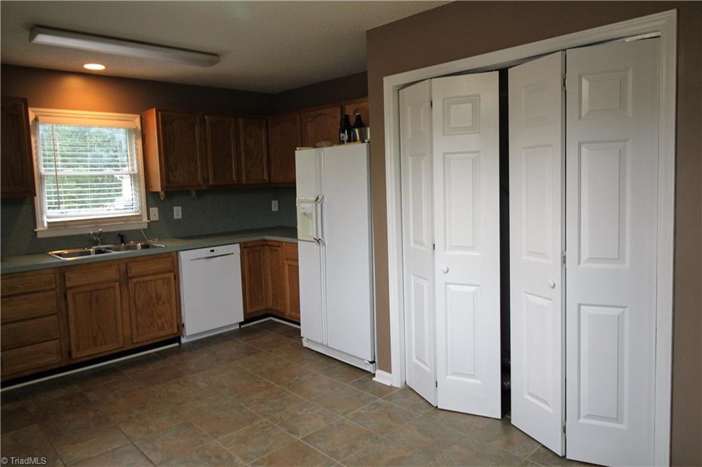 5817 Jones Road Walkertown, NC 27051 - Photo 9 of 22 Gallery Image 9