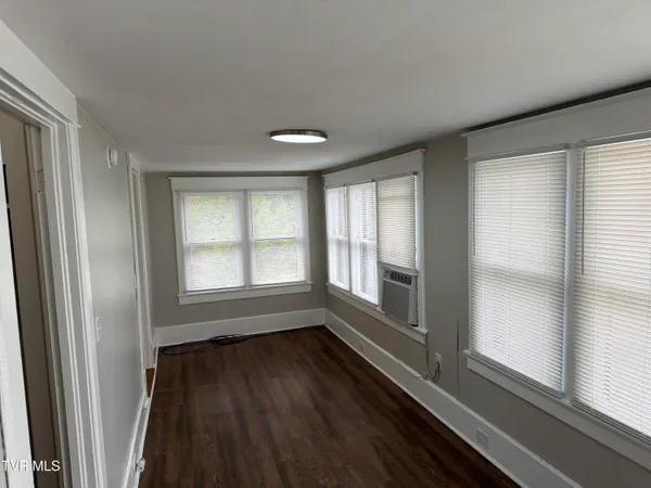 $850 | 422 West Main Street, Unit 4, Greeneville, TN 37743