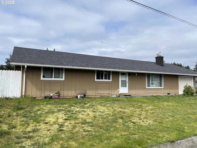 $377,000 | 2385 19th Street, Florence, OR 97439