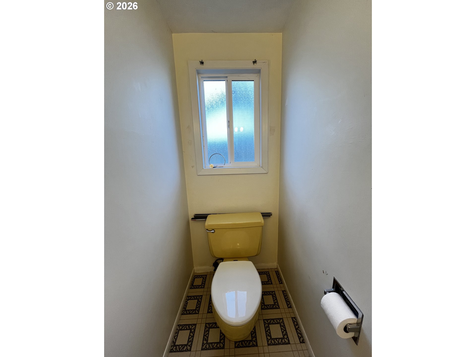 2385 19th Street Florence, OR 97439 - Photo 42 of 47 a bathroom with a toilet and a sink