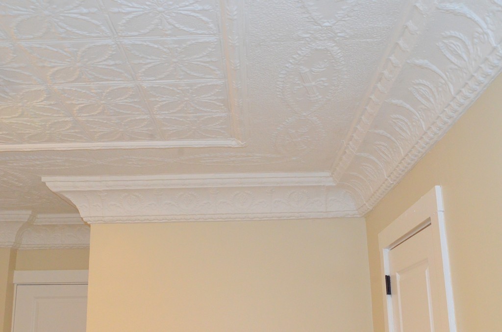 144 Pleasant Street Raynham, MA 02767 - Photo 13 of 29 a close up of a bathtub