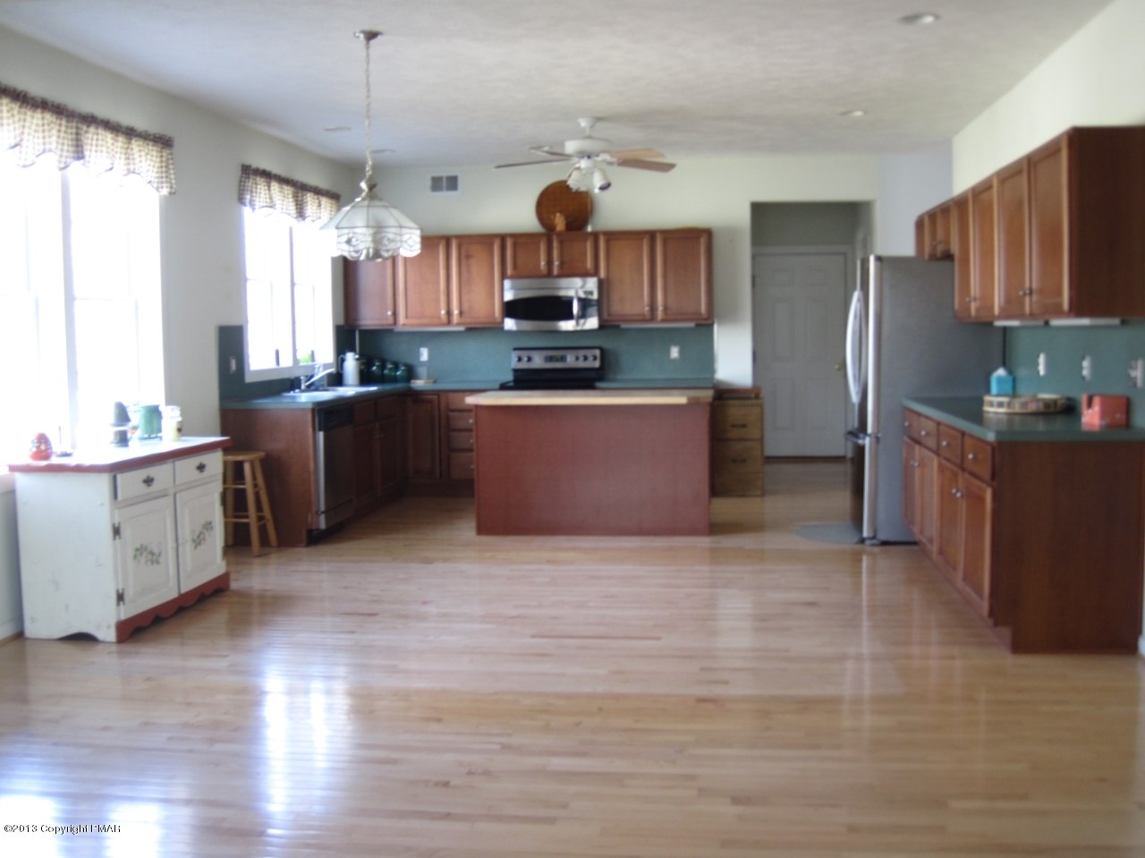 130 Plateau Road Long Pond, PA 18334 - Photo 6 of 40 IMG_2426