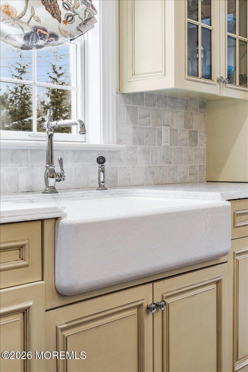 27 Fox Hill Road Middletown, NJ 07748 - Photo 13 of 51 Farm sink